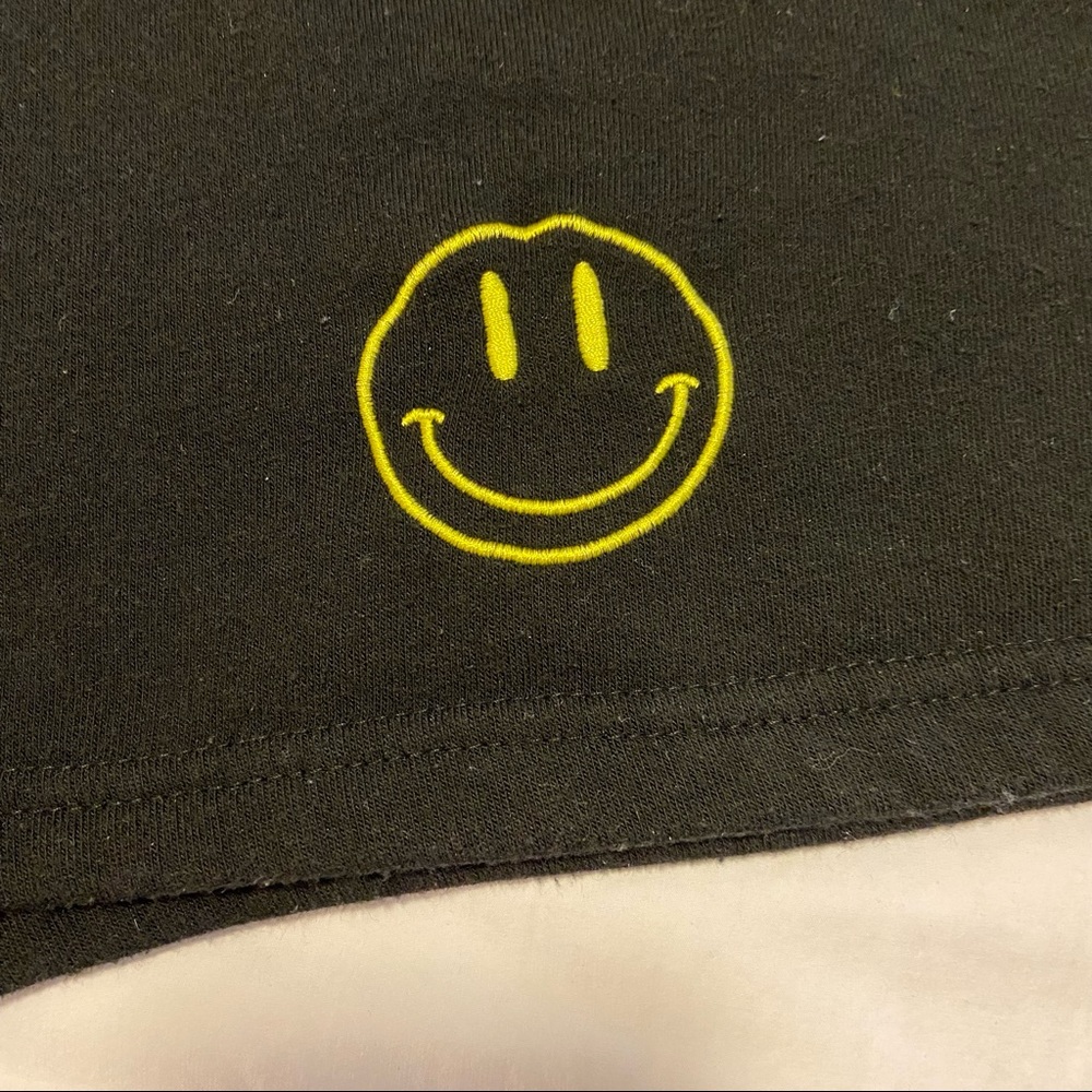Shorts - Picture 4 of 8
